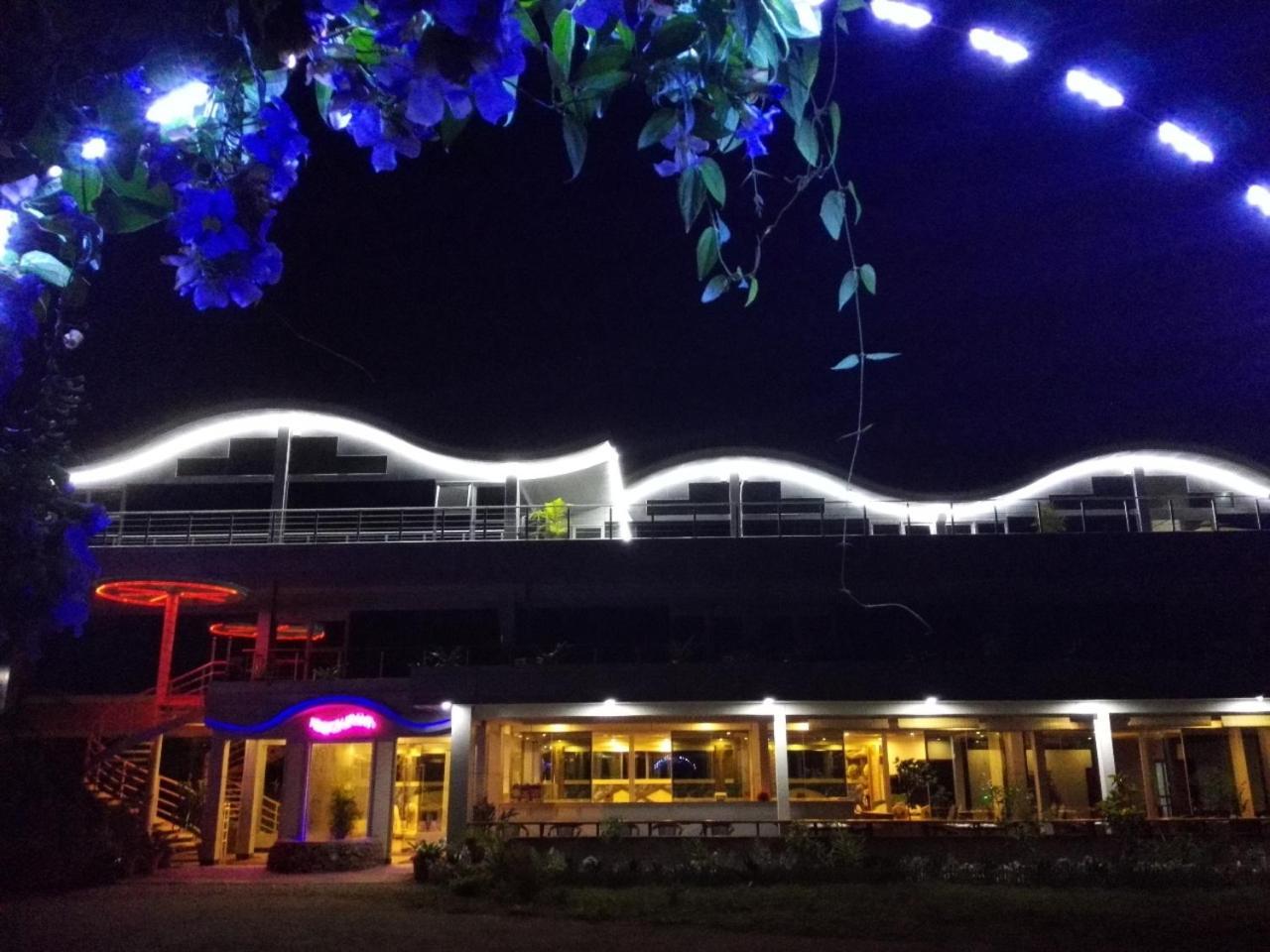 Crystal Beach Hotel بورت فيلا المظهر الخارجي الصورة